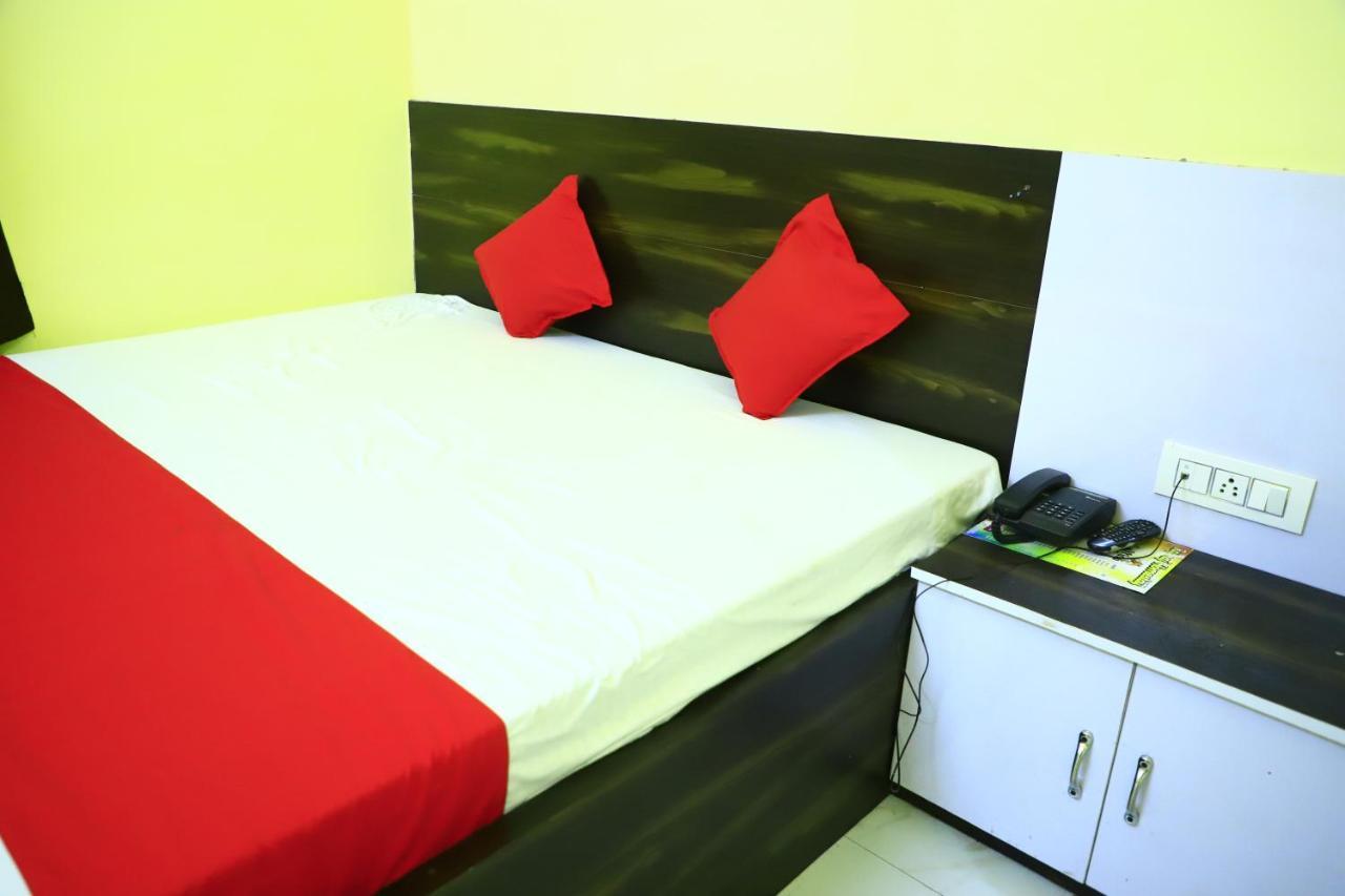 Shivraj Homestay Mathura Extérieur photo
