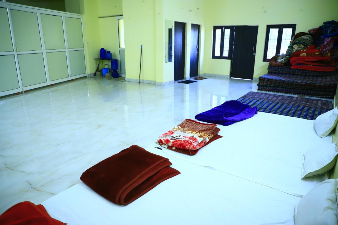 Shivraj Homestay Mathura Extérieur photo
