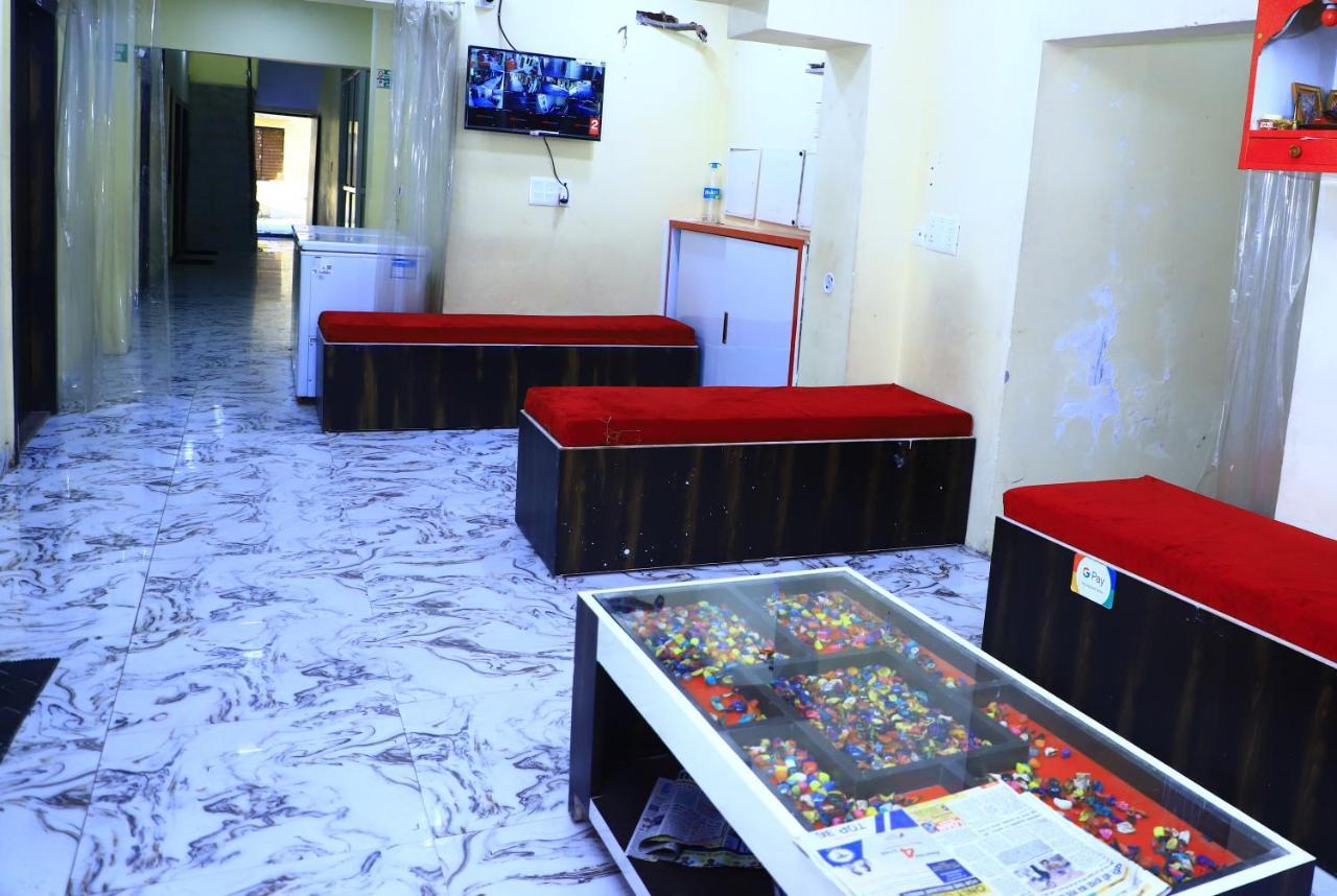 Shivraj Homestay Mathura Extérieur photo