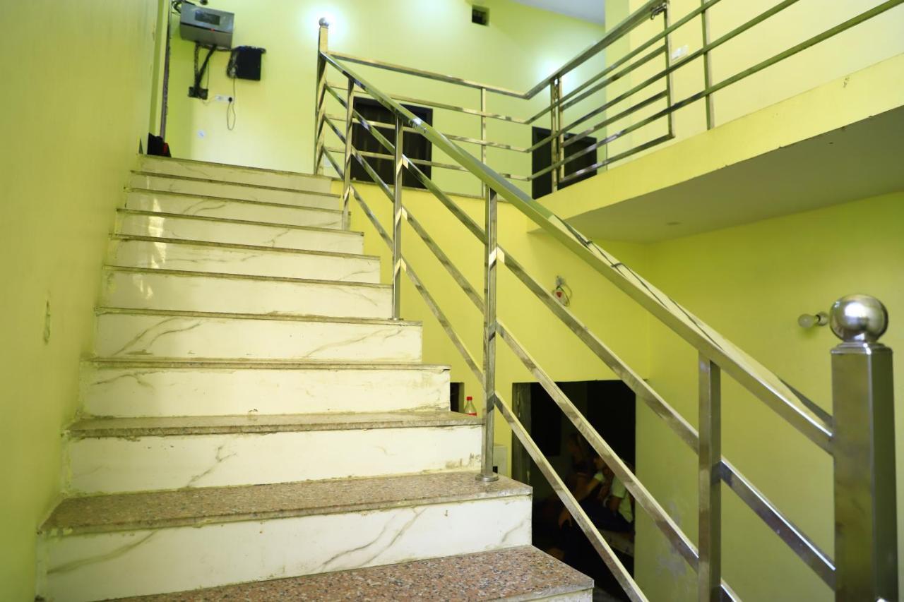 Shivraj Homestay Mathura Extérieur photo