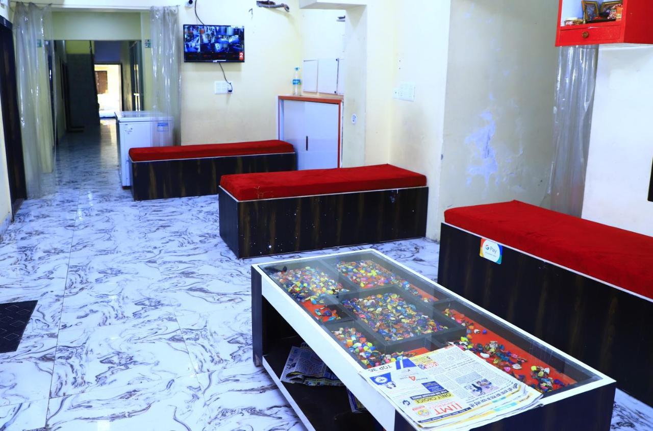 Shivraj Homestay Mathura Extérieur photo